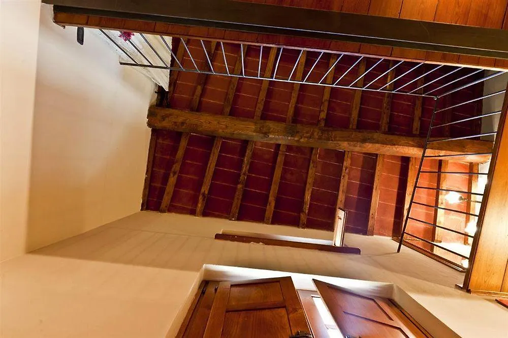 בית נופש הוילה קסטיליון פיורנטינו La Casa Del Melograno איטליה